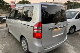 2013 Toyota Noah 