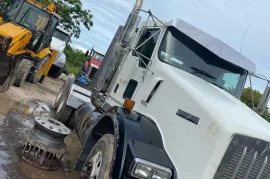 2005 T800 Kenworth Truck