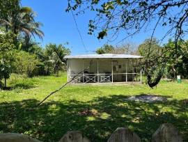 2 bdrms, 1 bthrm house, - St Elizabeth