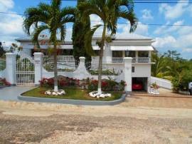 6 Bedroom, 6 Bathroom House for sale