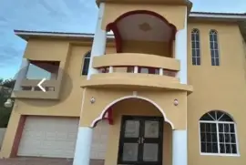 4 Bedrooms 3 Bathrooms House