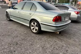 2000 BMW 523i