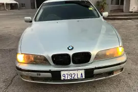 2000 BMW 523i