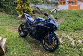 Yamaha r1 2014 for sale with docs