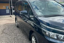 Toyota voxy excellent condition fully powered