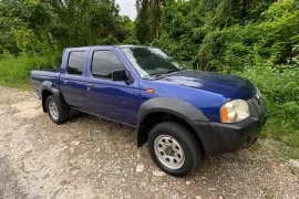 2012 Nissan Frontier pickup 4x4