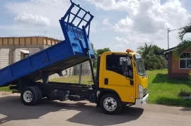 2009 Isuzu Forward NPR 7.5 Ton Truck