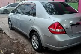 Nissan tiida 09